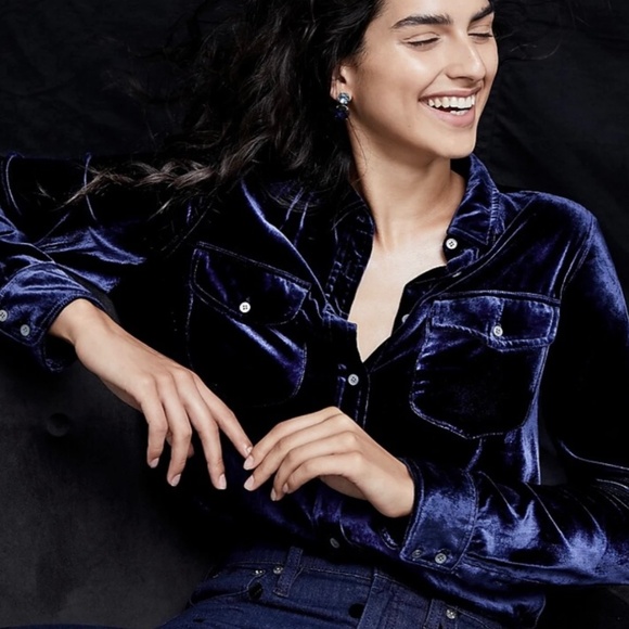 NWT Jcrew Classic Fit Navy Velvet Button Top Shirt - Size 2 - Picture 1 of 10
